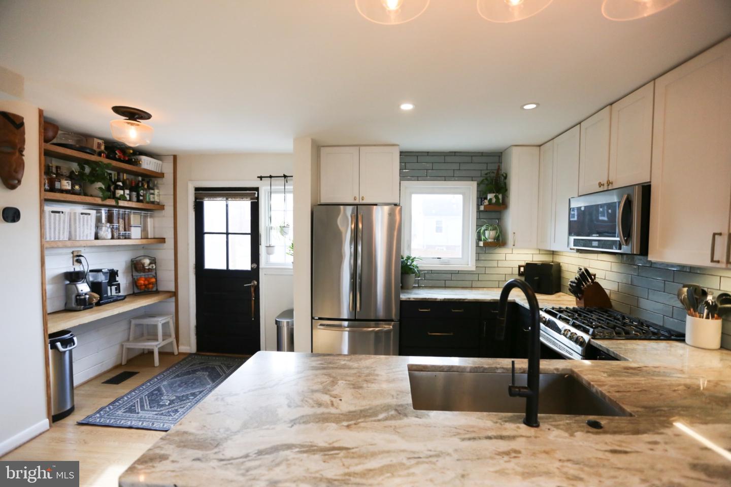 2723 FORT DR, ALEXANDRIA, Virginia 22303, 2 Bedrooms Bedrooms, 3 Rooms Rooms,1 BathroomBathrooms,Residential,For sale,2723 FORT DR,VAFX2261720 MLS # VAFX2261720