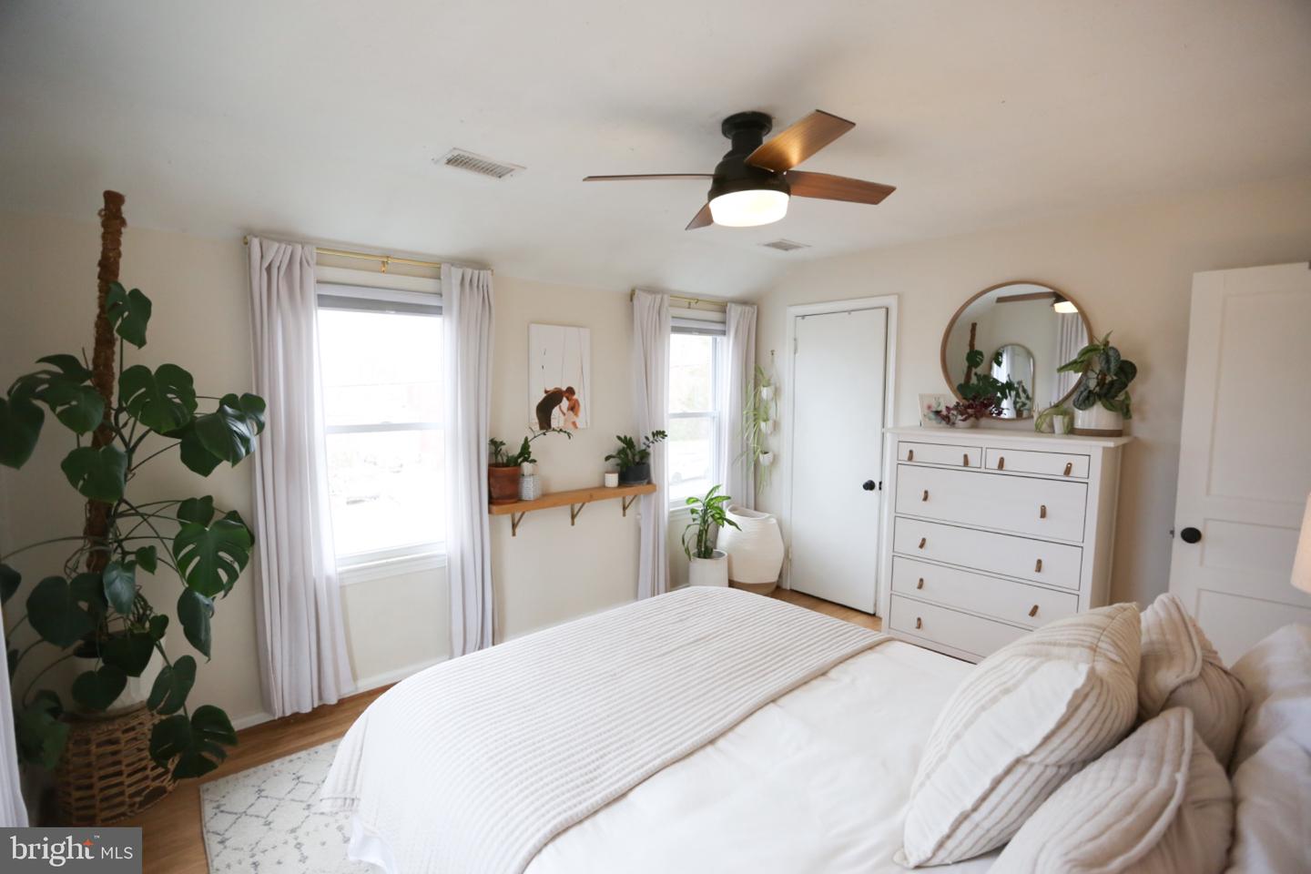 2723 FORT DR, ALEXANDRIA, Virginia 22303, 2 Bedrooms Bedrooms, 3 Rooms Rooms,1 BathroomBathrooms,Residential,For sale,2723 FORT DR,VAFX2261720 MLS # VAFX2261720