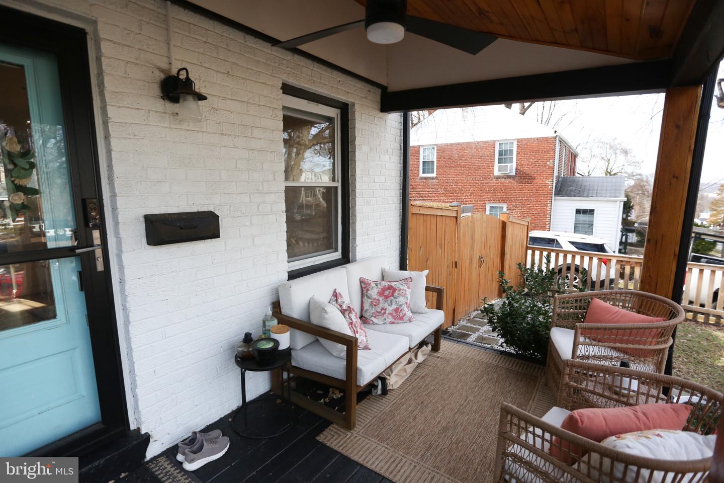 2723 FORT DR, ALEXANDRIA, Virginia 22303, 2 Bedrooms Bedrooms, 3 Rooms Rooms,1 BathroomBathrooms,Residential,For sale,2723 FORT DR,VAFX2261720 MLS # VAFX2261720
