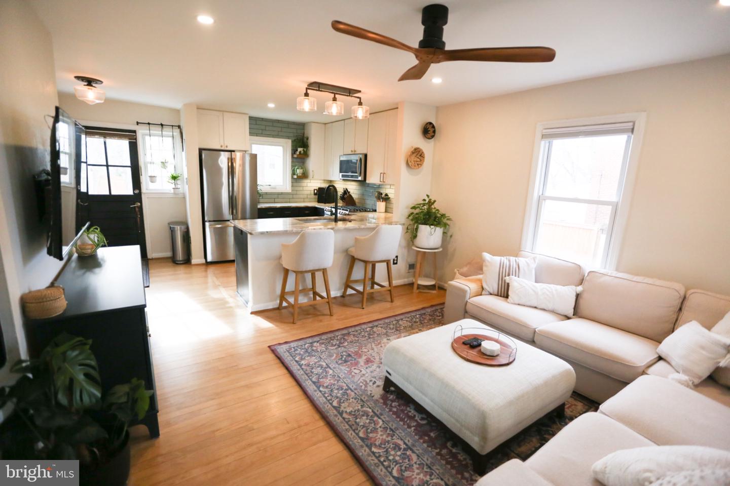 2723 FORT DR, ALEXANDRIA, Virginia 22303, 2 Bedrooms Bedrooms, 3 Rooms Rooms,1 BathroomBathrooms,Residential,For sale,2723 FORT DR,VAFX2261720 MLS # VAFX2261720