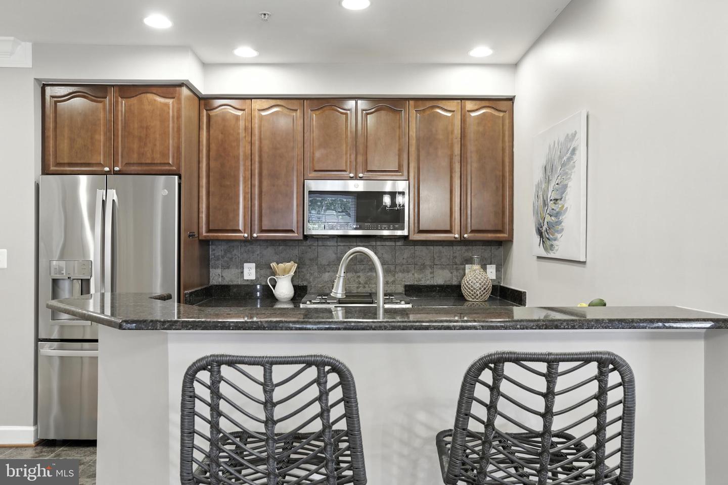 1115 CAMERON ST #104, ALEXANDRIA, Virginia 22314, 2 Bedrooms Bedrooms, 4 Rooms Rooms,2 BathroomsBathrooms,Residential,For sale,1115 CAMERON ST #104,VAAX2048678 MLS # VAAX2048678