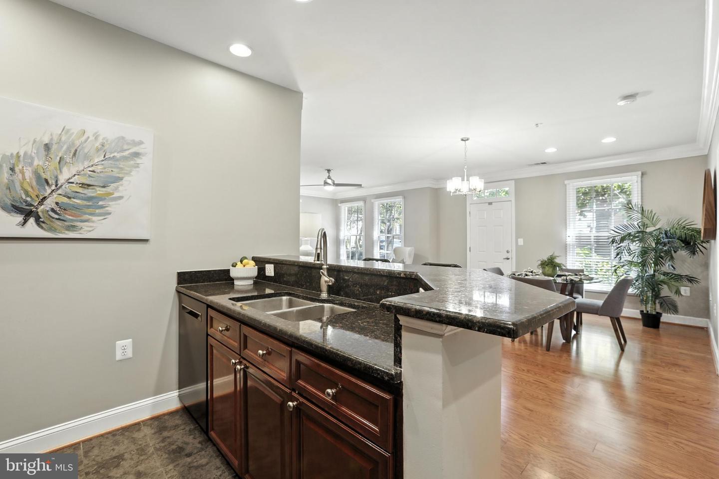 1115 CAMERON ST #104, ALEXANDRIA, Virginia 22314, 2 Bedrooms Bedrooms, 4 Rooms Rooms,2 BathroomsBathrooms,Residential,For sale,1115 CAMERON ST #104,VAAX2048678 MLS # VAAX2048678