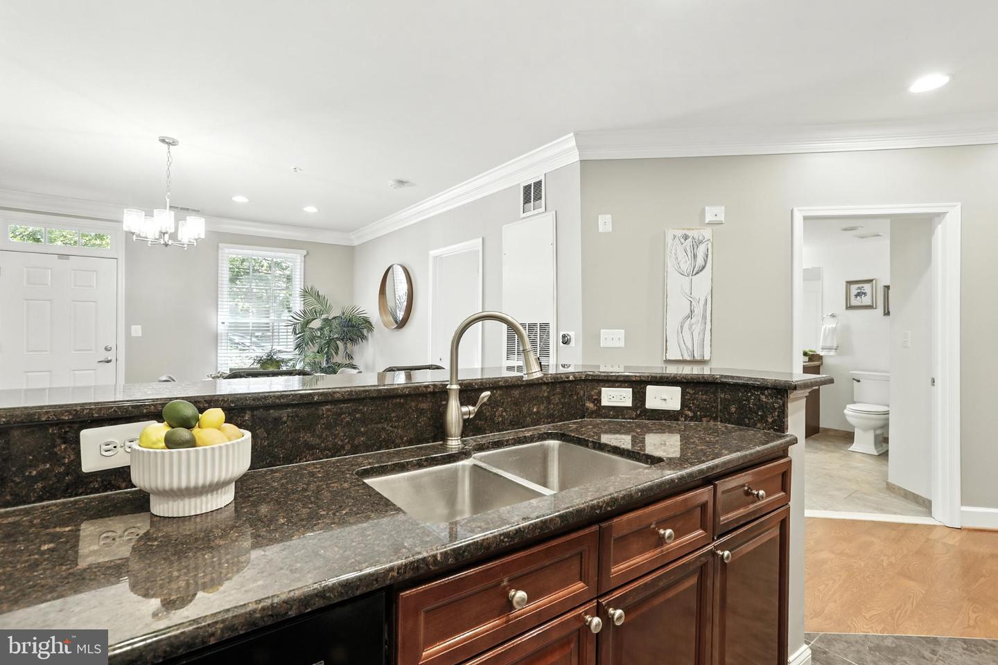1115 CAMERON ST #104, ALEXANDRIA, Virginia 22314, 2 Bedrooms Bedrooms, 4 Rooms Rooms,2 BathroomsBathrooms,Residential,For sale,1115 CAMERON ST #104,VAAX2048678 MLS # VAAX2048678