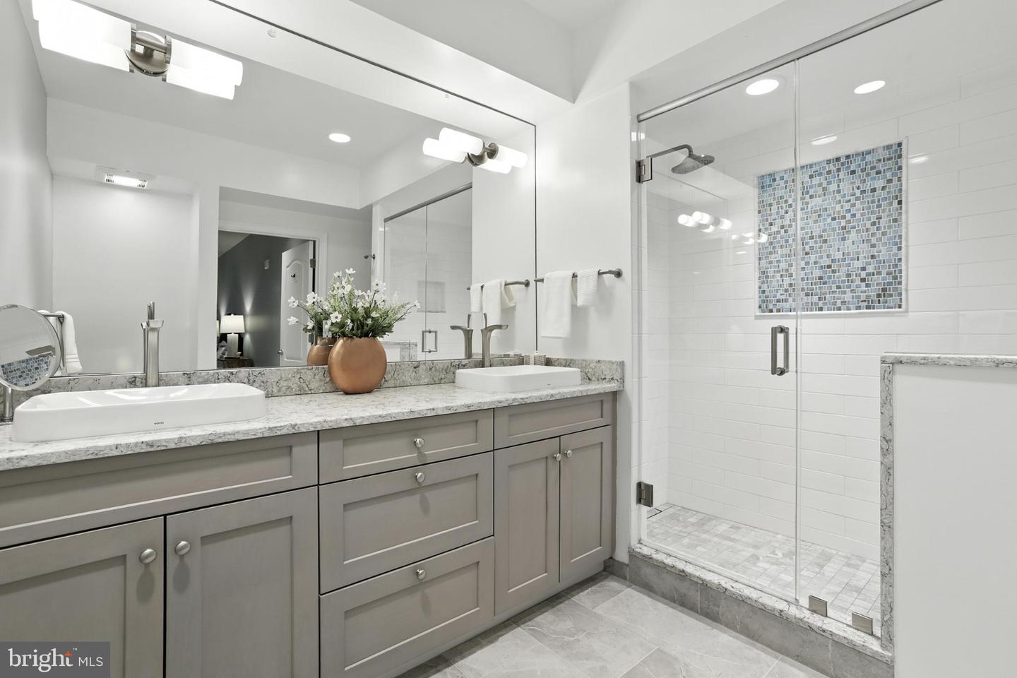 1115 CAMERON ST #104, ALEXANDRIA, Virginia 22314, 2 Bedrooms Bedrooms, 4 Rooms Rooms,2 BathroomsBathrooms,Residential,For sale,1115 CAMERON ST #104,VAAX2048678 MLS # VAAX2048678