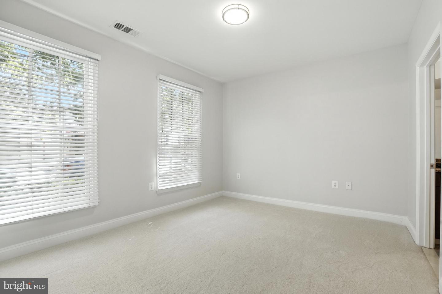 1115 CAMERON ST #104, ALEXANDRIA, Virginia 22314, 2 Bedrooms Bedrooms, 4 Rooms Rooms,2 BathroomsBathrooms,Residential,For sale,1115 CAMERON ST #104,VAAX2048678 MLS # VAAX2048678
