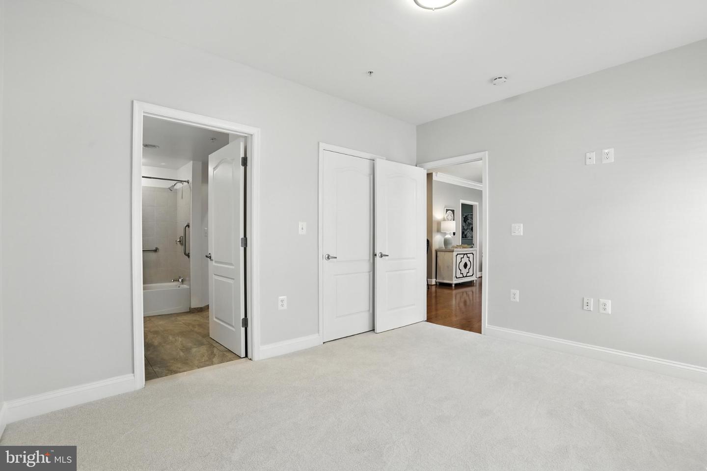 1115 CAMERON ST #104, ALEXANDRIA, Virginia 22314, 2 Bedrooms Bedrooms, 4 Rooms Rooms,2 BathroomsBathrooms,Residential,For sale,1115 CAMERON ST #104,VAAX2048678 MLS # VAAX2048678