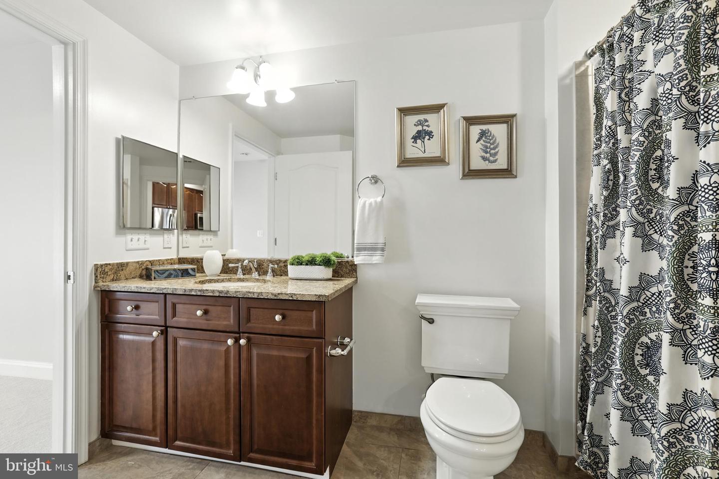 1115 CAMERON ST #104, ALEXANDRIA, Virginia 22314, 2 Bedrooms Bedrooms, 4 Rooms Rooms,2 BathroomsBathrooms,Residential,For sale,1115 CAMERON ST #104,VAAX2048678 MLS # VAAX2048678