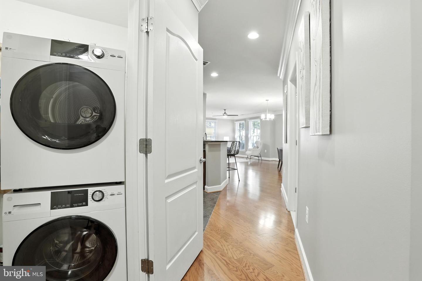 1115 CAMERON ST #104, ALEXANDRIA, Virginia 22314, 2 Bedrooms Bedrooms, 4 Rooms Rooms,2 BathroomsBathrooms,Residential,For sale,1115 CAMERON ST #104,VAAX2048678 MLS # VAAX2048678