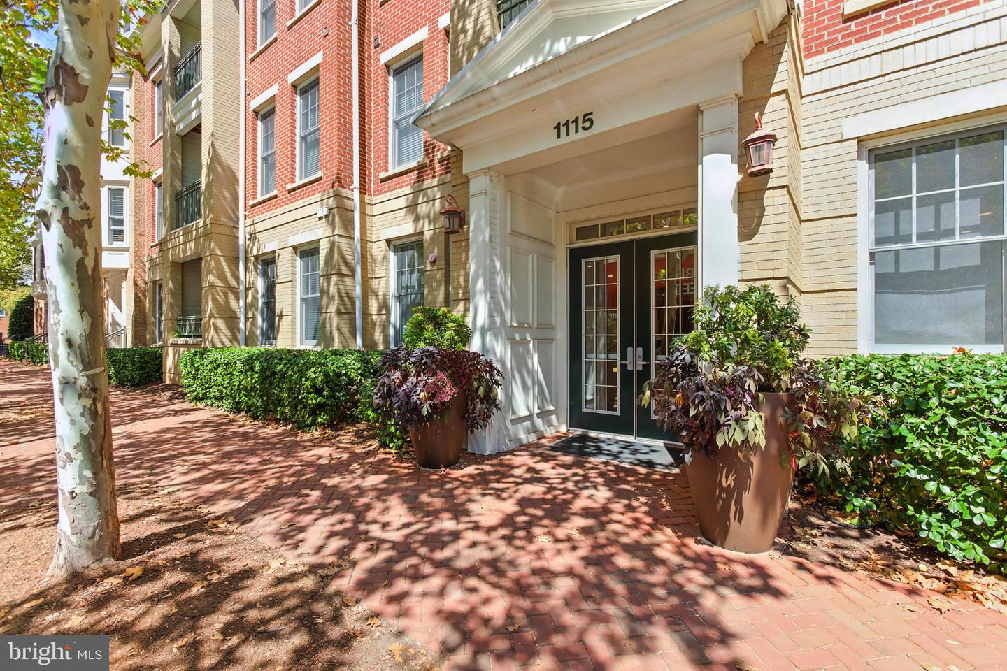 1115 CAMERON ST #104, ALEXANDRIA, Virginia 22314, 2 Bedrooms Bedrooms, 4 Rooms Rooms,2 BathroomsBathrooms,Residential,For sale,1115 CAMERON ST #104,VAAX2048678 MLS # VAAX2048678