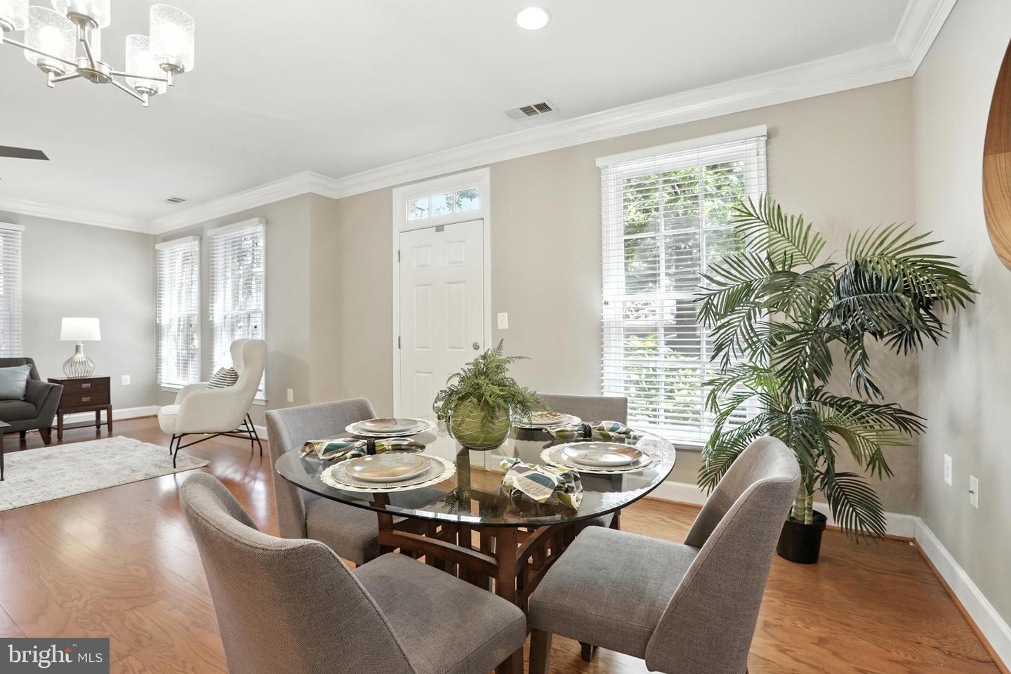 1115 CAMERON ST #104, ALEXANDRIA, Virginia 22314, 2 Bedrooms Bedrooms, 4 Rooms Rooms,2 BathroomsBathrooms,Residential,For sale,1115 CAMERON ST #104,VAAX2048678 MLS # VAAX2048678
