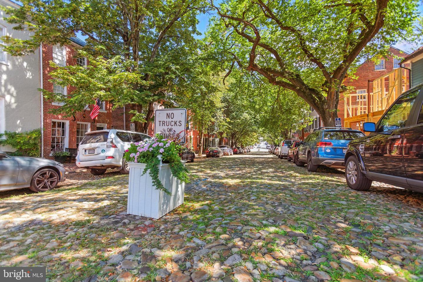 1115 CAMERON ST #104, ALEXANDRIA, Virginia 22314, 2 Bedrooms Bedrooms, 4 Rooms Rooms,2 BathroomsBathrooms,Residential,For sale,1115 CAMERON ST #104,VAAX2048678 MLS # VAAX2048678