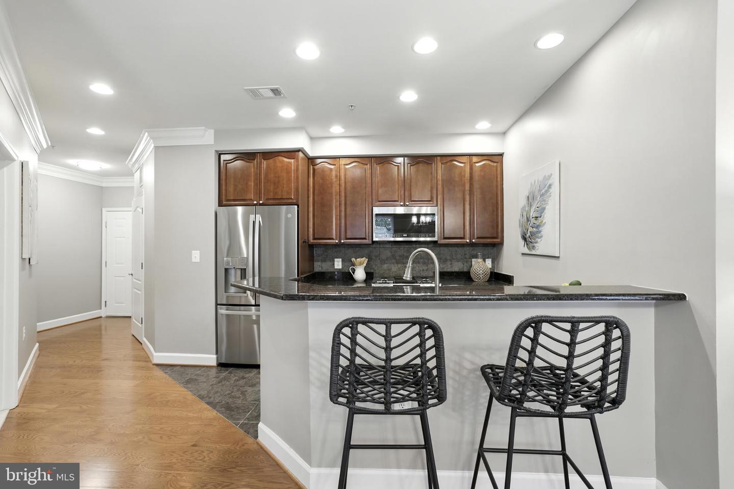 1115 CAMERON ST #104, ALEXANDRIA, Virginia 22314, 2 Bedrooms Bedrooms, 4 Rooms Rooms,2 BathroomsBathrooms,Residential,For sale,1115 CAMERON ST #104,VAAX2048678 MLS # VAAX2048678