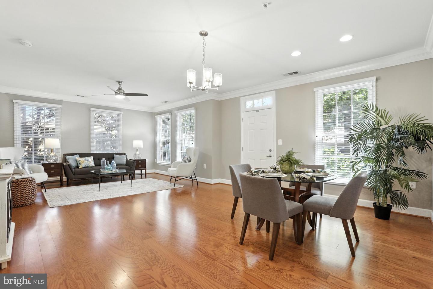 1115 CAMERON ST #104, ALEXANDRIA, Virginia 22314, 2 Bedrooms Bedrooms, 4 Rooms Rooms,2 BathroomsBathrooms,Residential,For sale,1115 CAMERON ST #104,VAAX2048678 MLS # VAAX2048678