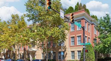 1115 CAMERON ST #104, ALEXANDRIA, Virginia 22314, 2 Bedrooms Bedrooms, 4 Rooms Rooms,2 BathroomsBathrooms,Residential,For sale,1115 CAMERON ST #104,VAAX2048678 MLS # VAAX2048678