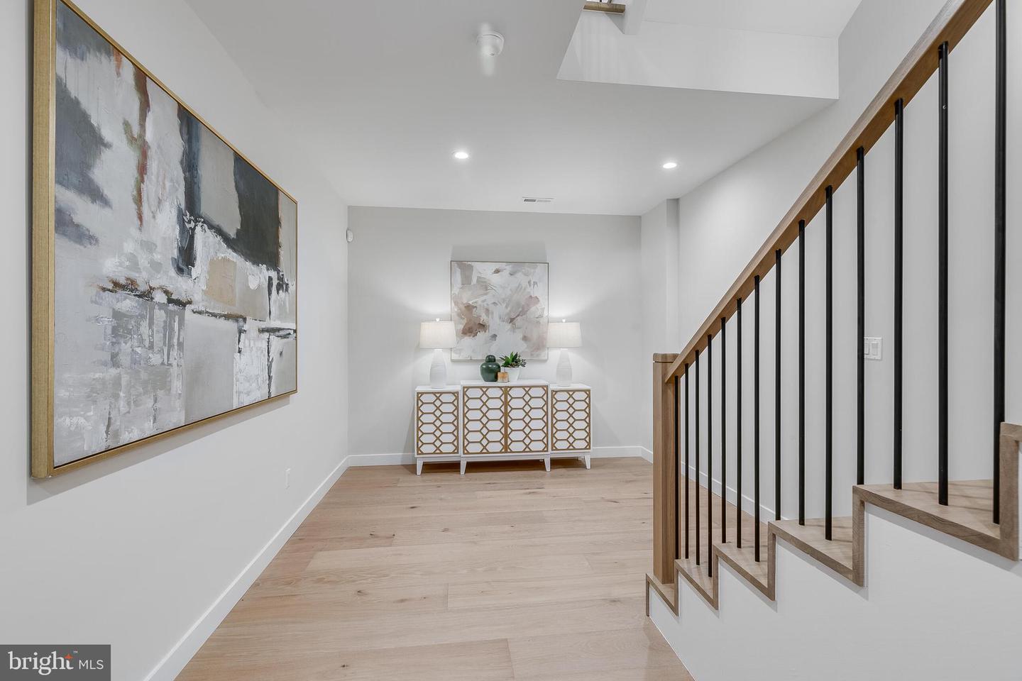 609 MEADOW LN SW, VIENNA, Virginia 22180, 6 Bedrooms Bedrooms, ,6 BathroomsBathrooms,Residential,For sale,609 MEADOW LN SW,VAFX2261876 MLS # VAFX2261876