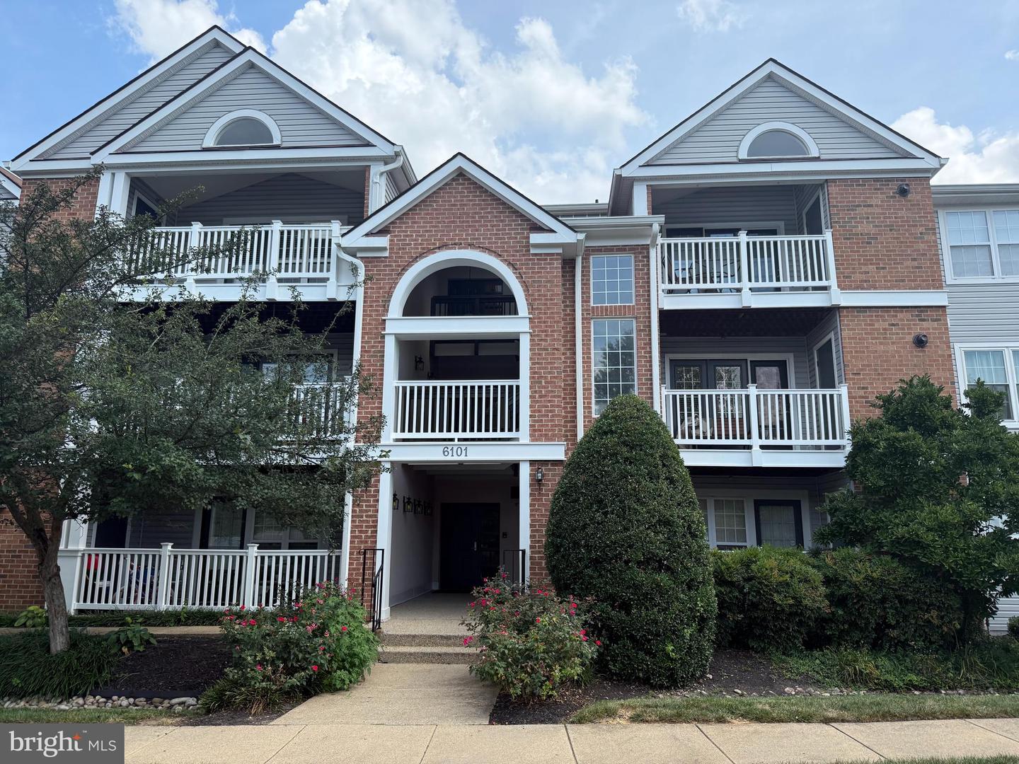 6101 WIGMORE LN #E, ALEXANDRIA, Virginia 22315, 2 Bedrooms Bedrooms, ,2 BathroomsBathrooms,Residential,For sale,6101 WIGMORE LN #E,VAFX2261992 MLS # VAFX2261992