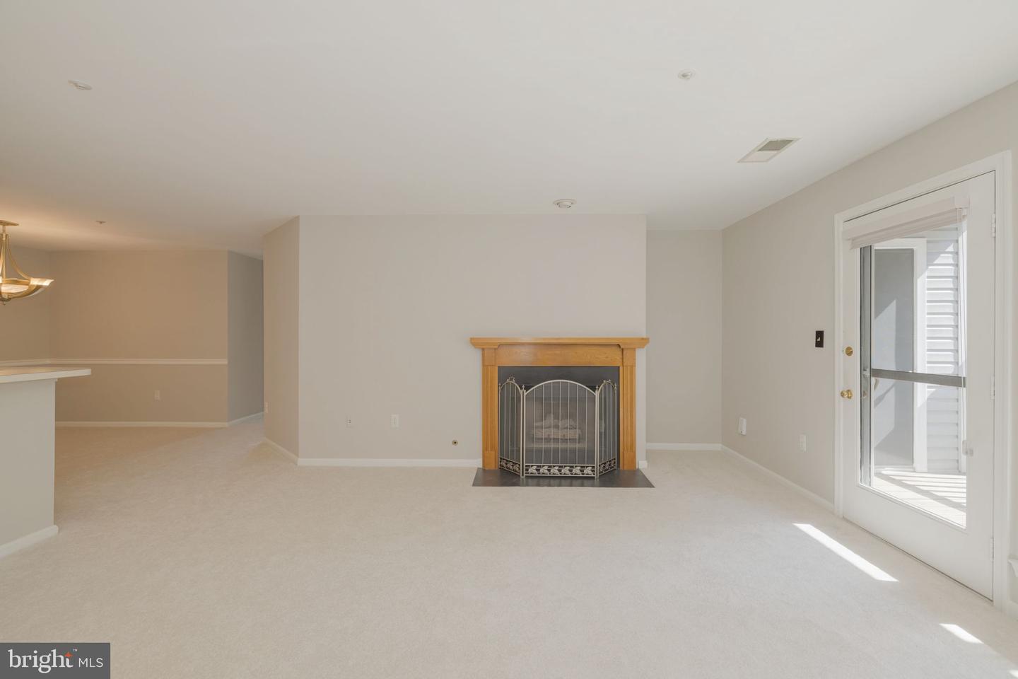 6101 WIGMORE LN #E, ALEXANDRIA, Virginia 22315, 2 Bedrooms Bedrooms, ,2 BathroomsBathrooms,Residential,For sale,6101 WIGMORE LN #E,VAFX2261992 MLS # VAFX2261992