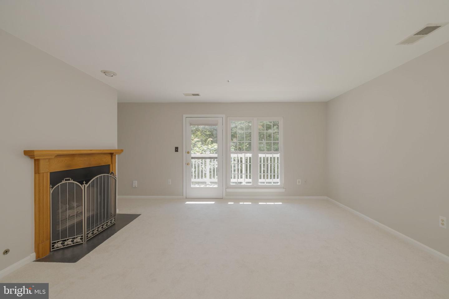 6101 WIGMORE LN #E, ALEXANDRIA, Virginia 22315, 2 Bedrooms Bedrooms, ,2 BathroomsBathrooms,Residential,For sale,6101 WIGMORE LN #E,VAFX2261992 MLS # VAFX2261992