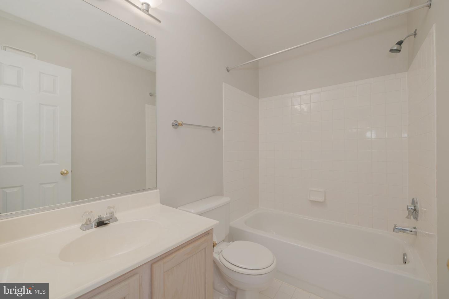 6101 WIGMORE LN #E, ALEXANDRIA, Virginia 22315, 2 Bedrooms Bedrooms, ,2 BathroomsBathrooms,Residential,For sale,6101 WIGMORE LN #E,VAFX2261992 MLS # VAFX2261992