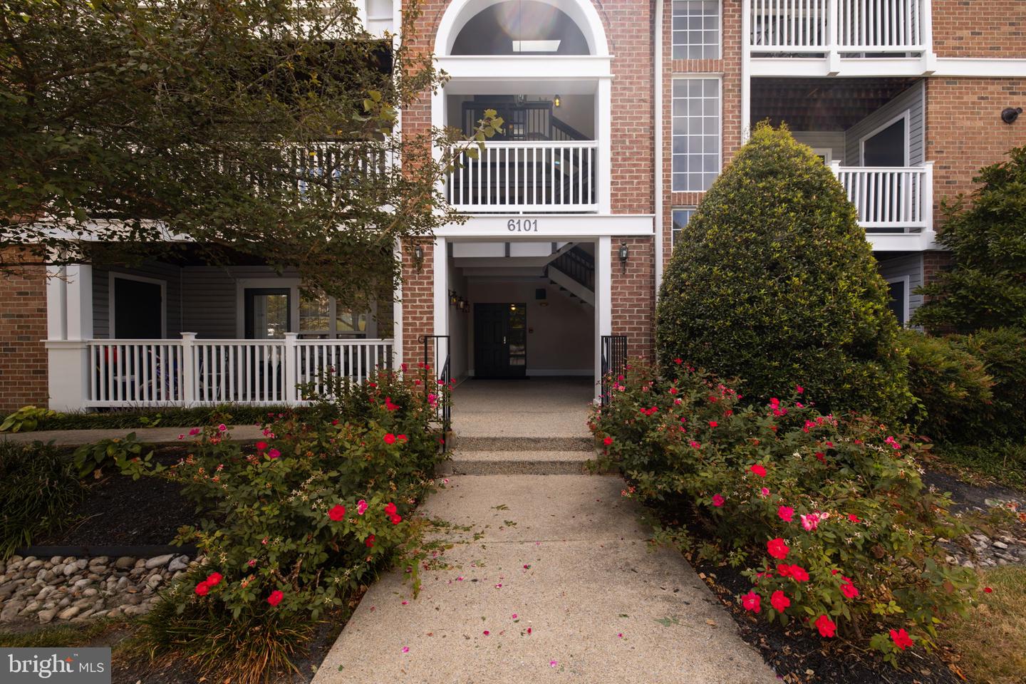 6101 WIGMORE LN #E, ALEXANDRIA, Virginia 22315, 2 Bedrooms Bedrooms, ,2 BathroomsBathrooms,Residential,For sale,6101 WIGMORE LN #E,VAFX2261992 MLS # VAFX2261992