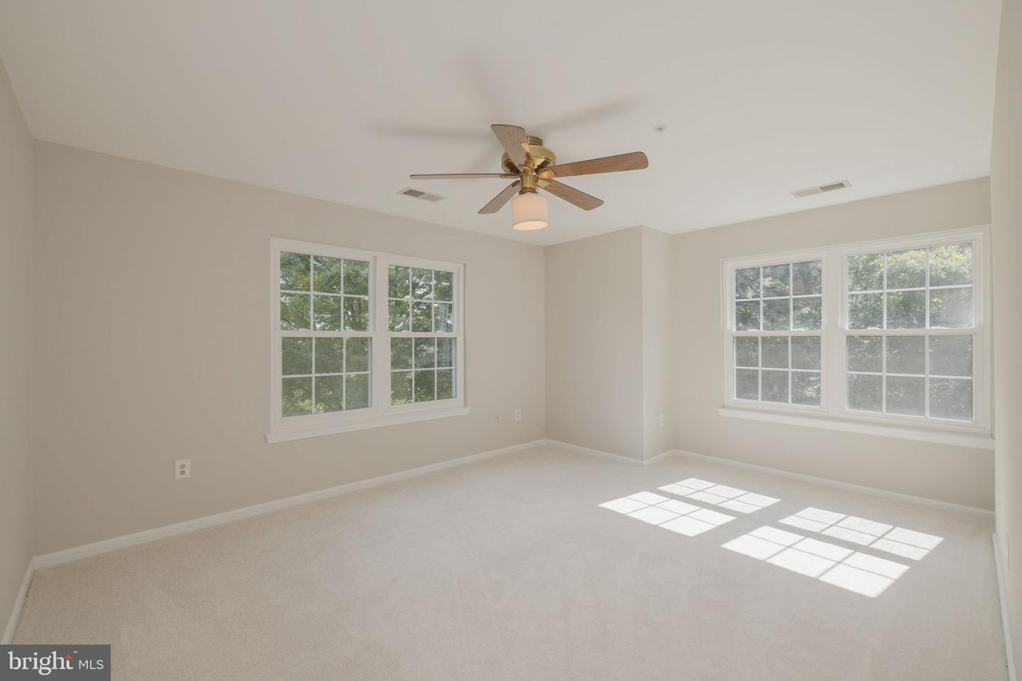 6101 WIGMORE LN #E, ALEXANDRIA, Virginia 22315, 2 Bedrooms Bedrooms, ,2 BathroomsBathrooms,Residential,For sale,6101 WIGMORE LN #E,VAFX2261992 MLS # VAFX2261992