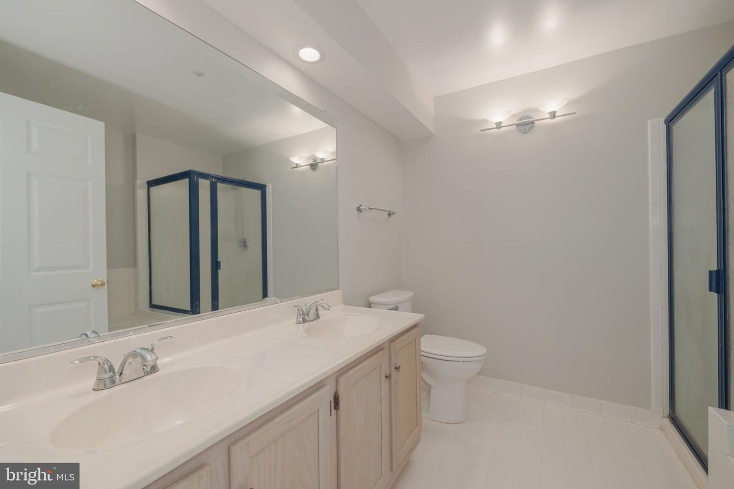 6101 WIGMORE LN #E, ALEXANDRIA, Virginia 22315, 2 Bedrooms Bedrooms, ,2 BathroomsBathrooms,Residential,For sale,6101 WIGMORE LN #E,VAFX2261992 MLS # VAFX2261992