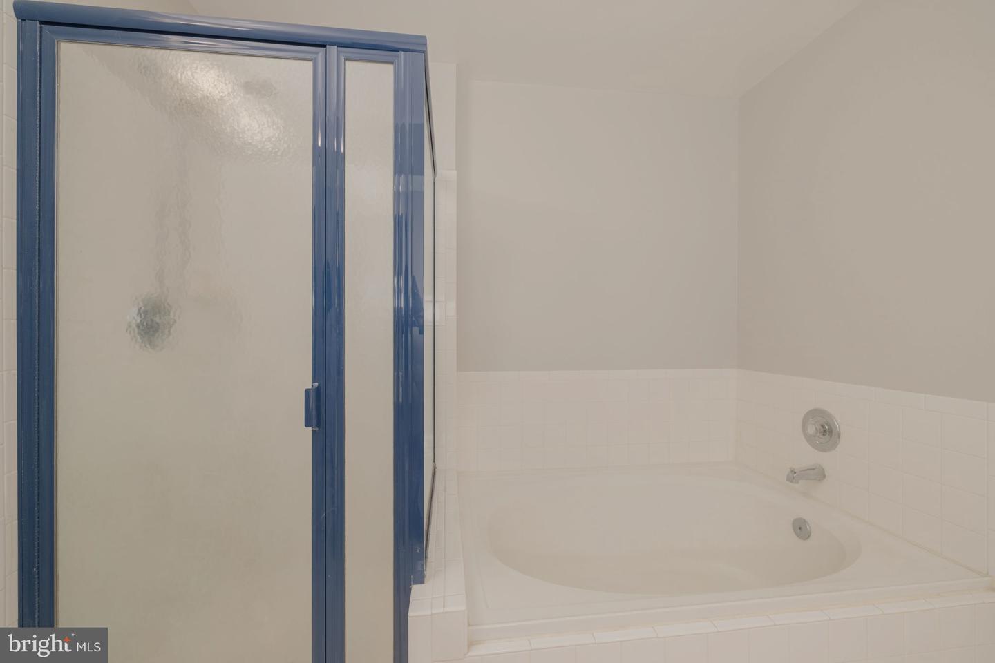 6101 WIGMORE LN #E, ALEXANDRIA, Virginia 22315, 2 Bedrooms Bedrooms, ,2 BathroomsBathrooms,Residential,For sale,6101 WIGMORE LN #E,VAFX2261992 MLS # VAFX2261992