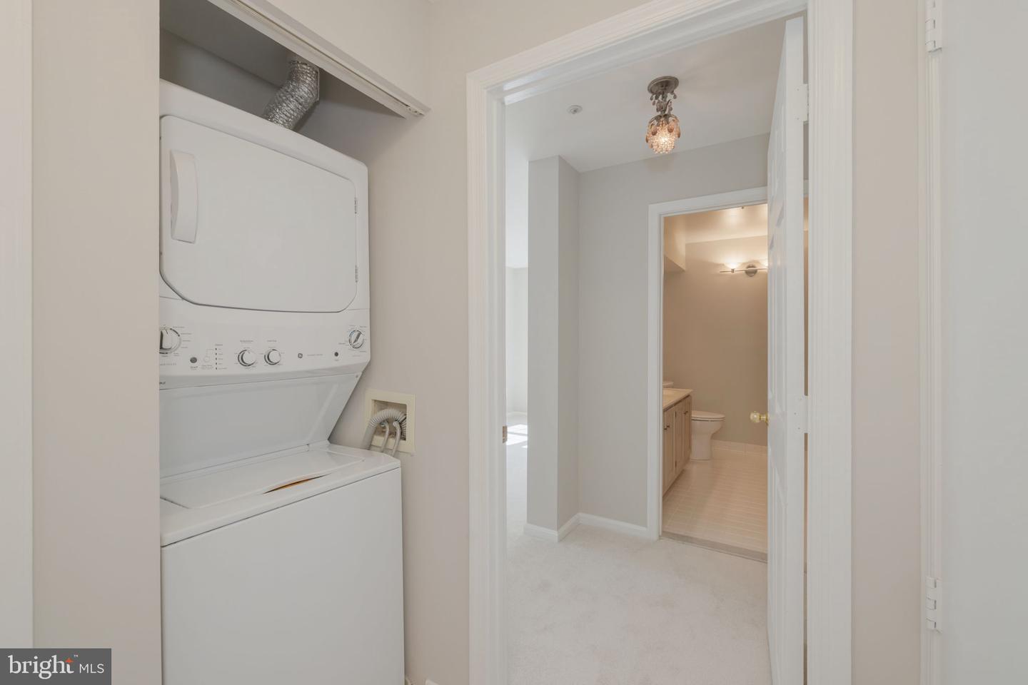 6101 WIGMORE LN #E, ALEXANDRIA, Virginia 22315, 2 Bedrooms Bedrooms, ,2 BathroomsBathrooms,Residential,For sale,6101 WIGMORE LN #E,VAFX2261992 MLS # VAFX2261992