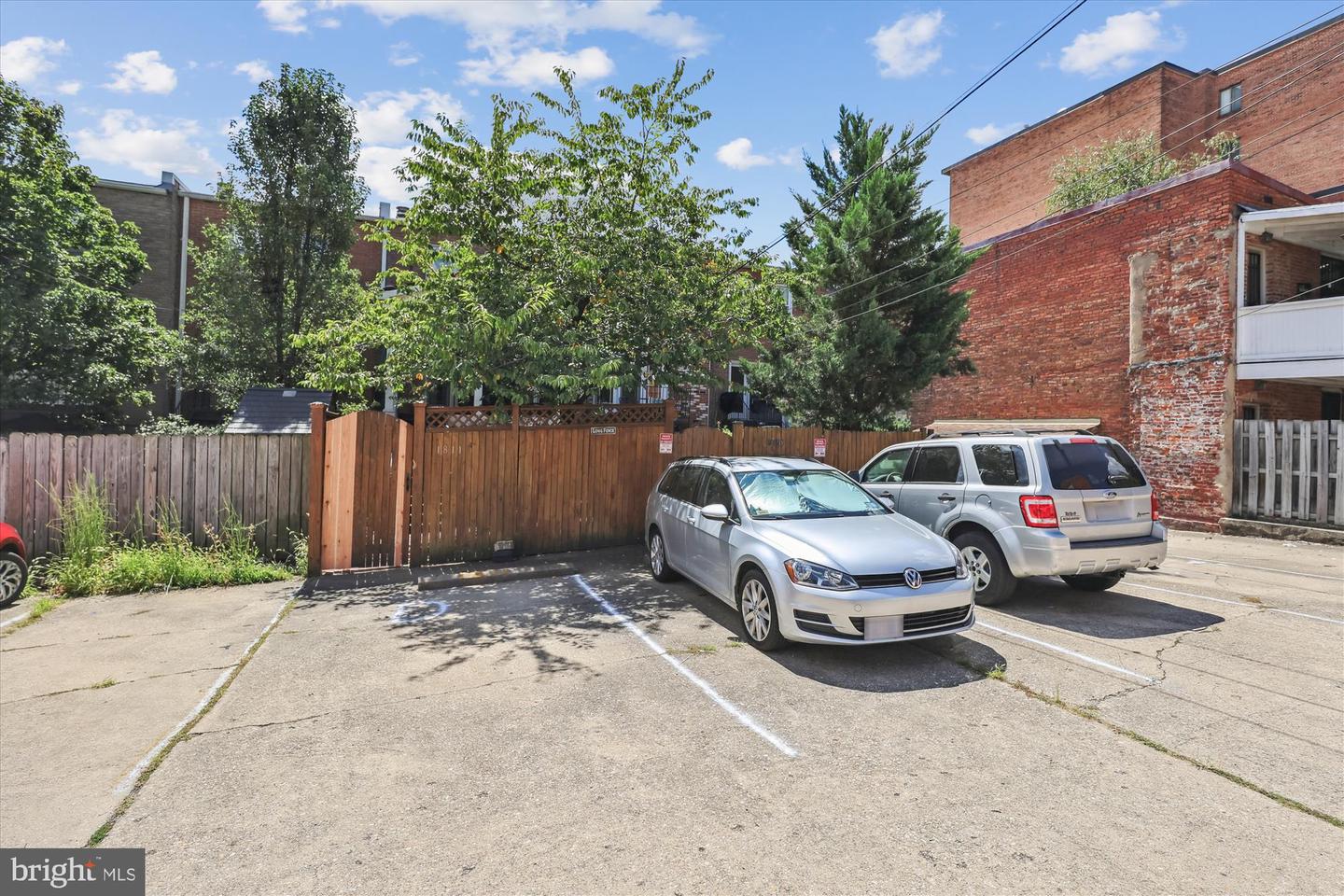 1811 T ST NW, WASHINGTON, District Of Columbia 20009, 3 Bedrooms Bedrooms, ,2 BathroomsBathrooms,Residential,For sale,1811 T ST NW,DCDC2215742 MLS # DCDC2215742