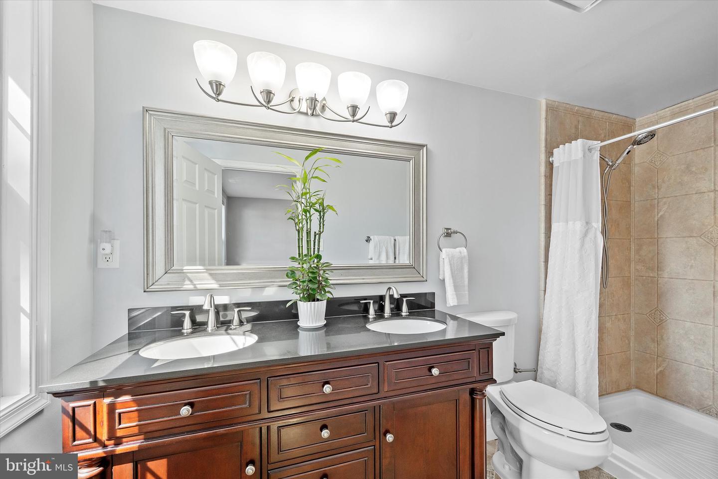 4811 WELFORD ST., ALEXANDRIA, Virginia 22309, 4 Bedrooms Bedrooms, ,3 BathroomsBathrooms,Residential,For sale,4811 WELFORD ST.,VAFX2262124 MLS # VAFX2262124