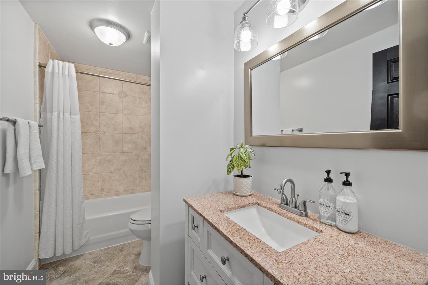 4811 WELFORD ST., ALEXANDRIA, Virginia 22309, 4 Bedrooms Bedrooms, ,3 BathroomsBathrooms,Residential,For sale,4811 WELFORD ST.,VAFX2262124 MLS # VAFX2262124