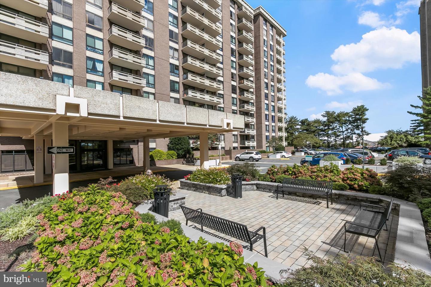 1808 OLD MEADOW RD #1106, MCLEAN, Virginia 22102, 2 Bedrooms Bedrooms, ,2 BathroomsBathrooms,Residential,For sale,1808 OLD MEADOW RD #1106,VAFX2262160 MLS # VAFX2262160