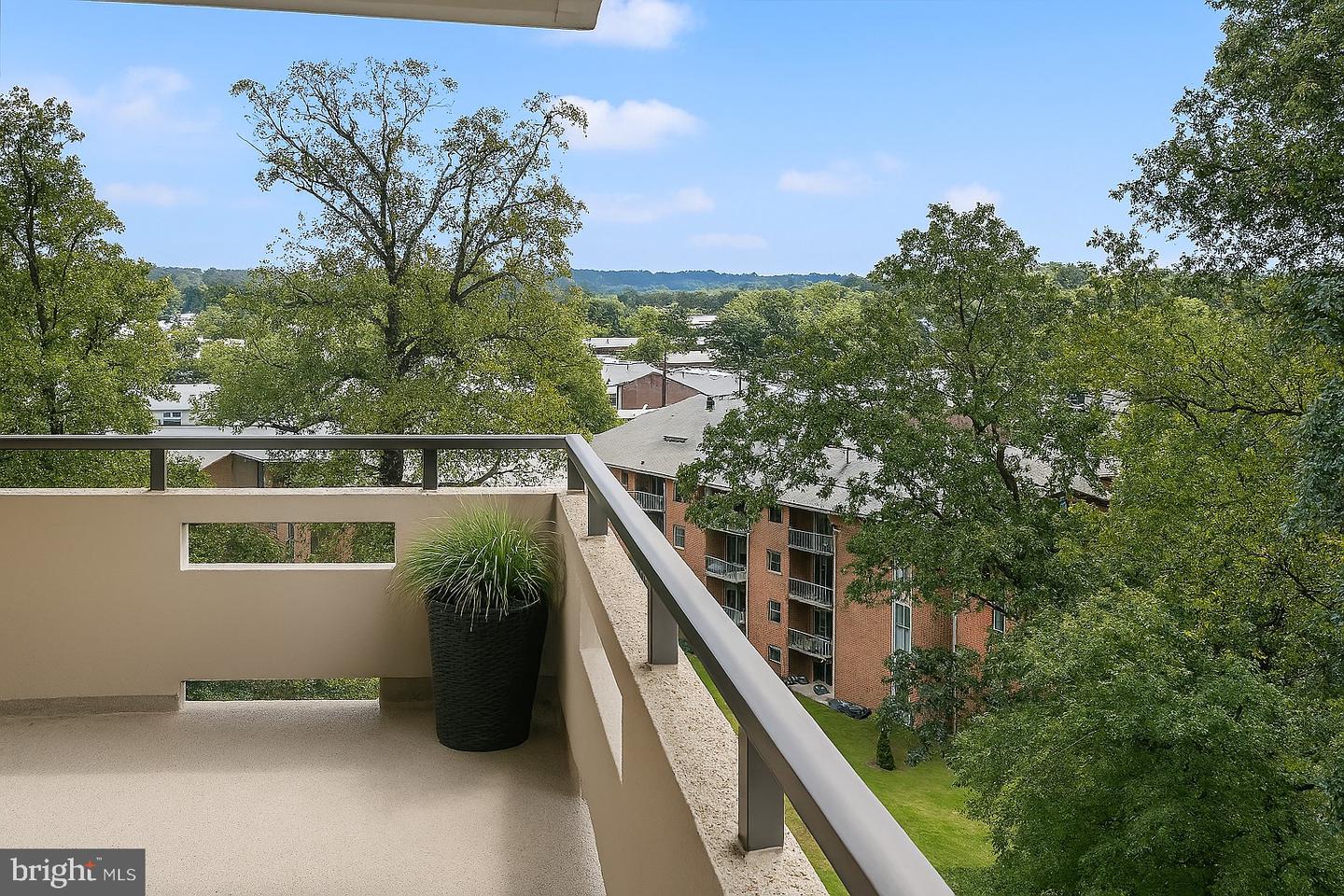 1808 OLD MEADOW RD #1106, MCLEAN, Virginia 22102, 2 Bedrooms Bedrooms, ,2 BathroomsBathrooms,Residential,For sale,1808 OLD MEADOW RD #1106,VAFX2262160 MLS # VAFX2262160