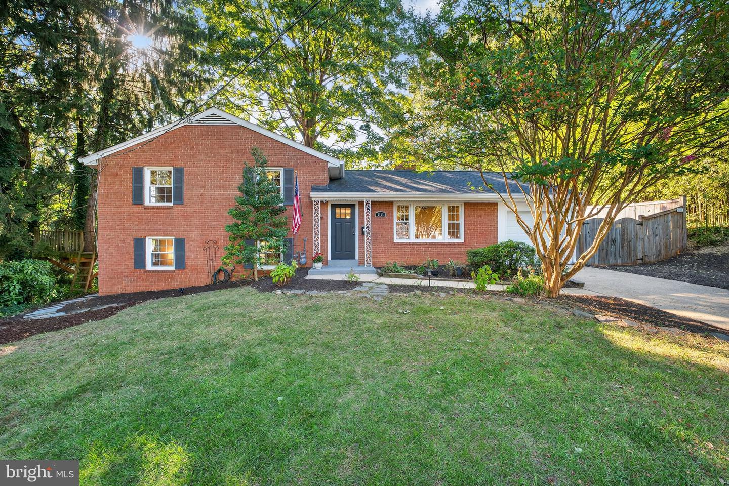 6705 KENMONT PL, SPRINGFIELD, Virginia 22152, 4 Bedrooms Bedrooms, ,3 BathroomsBathrooms,Residential,For sale,6705 KENMONT PL,VAFX2262328 MLS # VAFX2262328