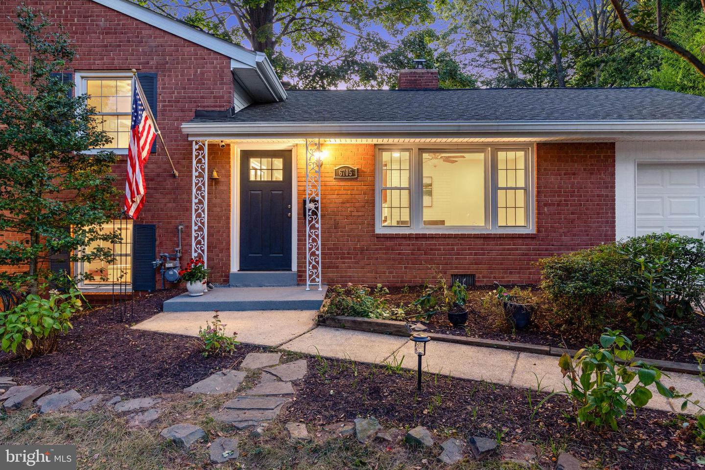 6705 KENMONT PL, SPRINGFIELD, Virginia 22152, 4 Bedrooms Bedrooms, ,3 BathroomsBathrooms,Residential,For sale,6705 KENMONT PL,VAFX2262328 MLS # VAFX2262328