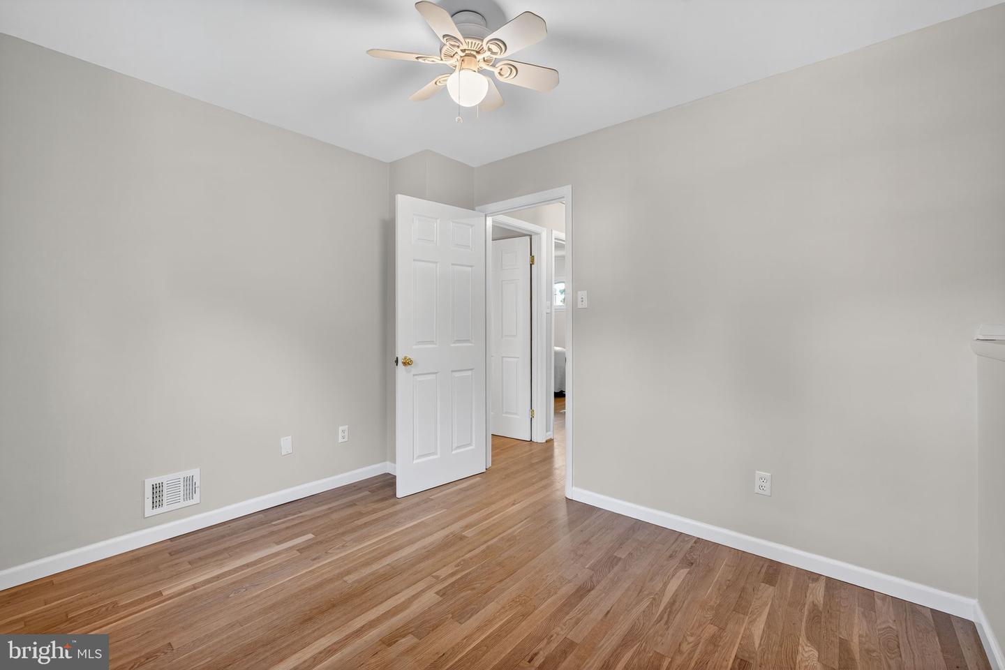 6705 KENMONT PL, SPRINGFIELD, Virginia 22152, 4 Bedrooms Bedrooms, ,3 BathroomsBathrooms,Residential,For sale,6705 KENMONT PL,VAFX2262328 MLS # VAFX2262328