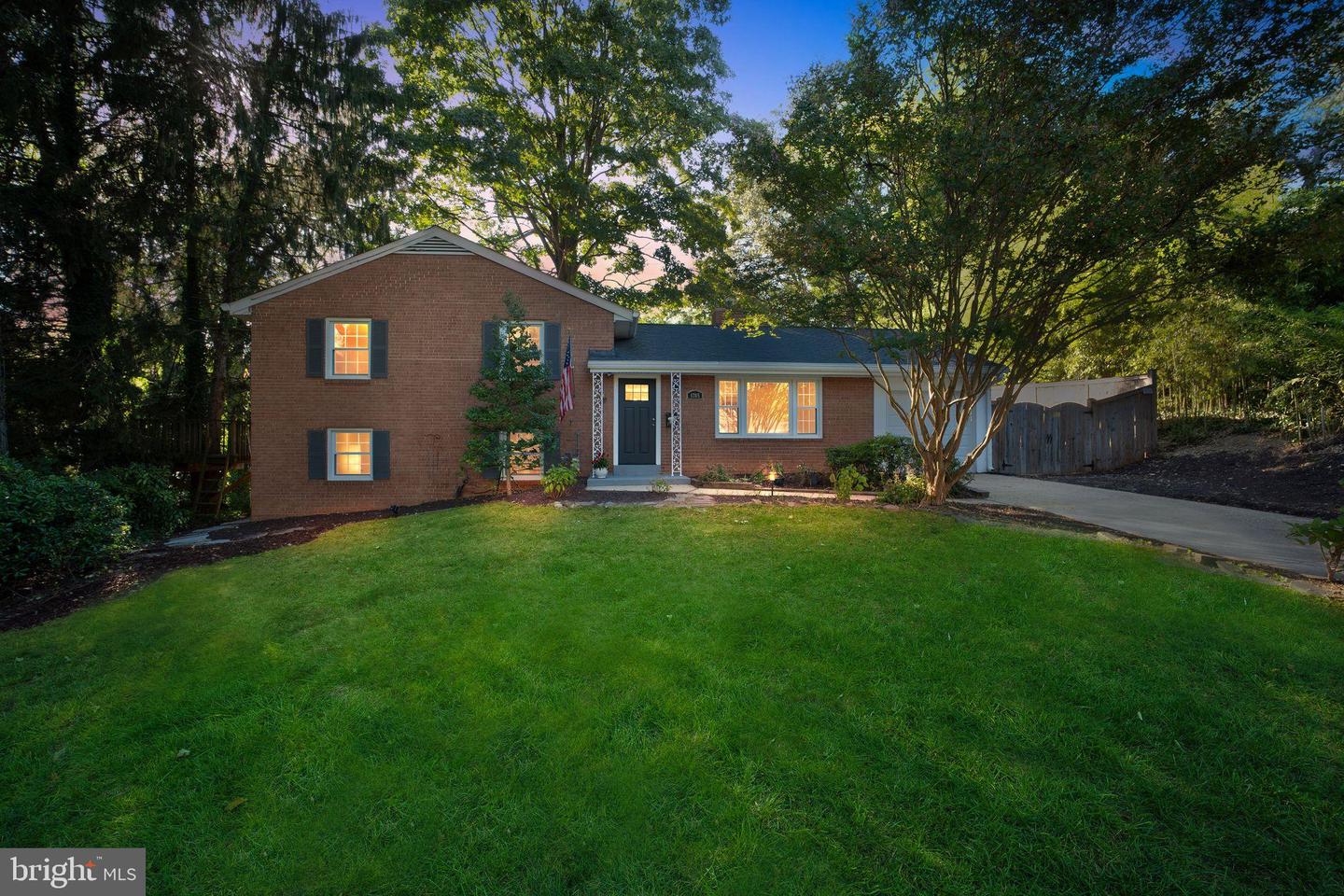 6705 KENMONT PL, SPRINGFIELD, Virginia 22152, 4 Bedrooms Bedrooms, ,3 BathroomsBathrooms,Residential,For sale,6705 KENMONT PL,VAFX2262328 MLS # VAFX2262328