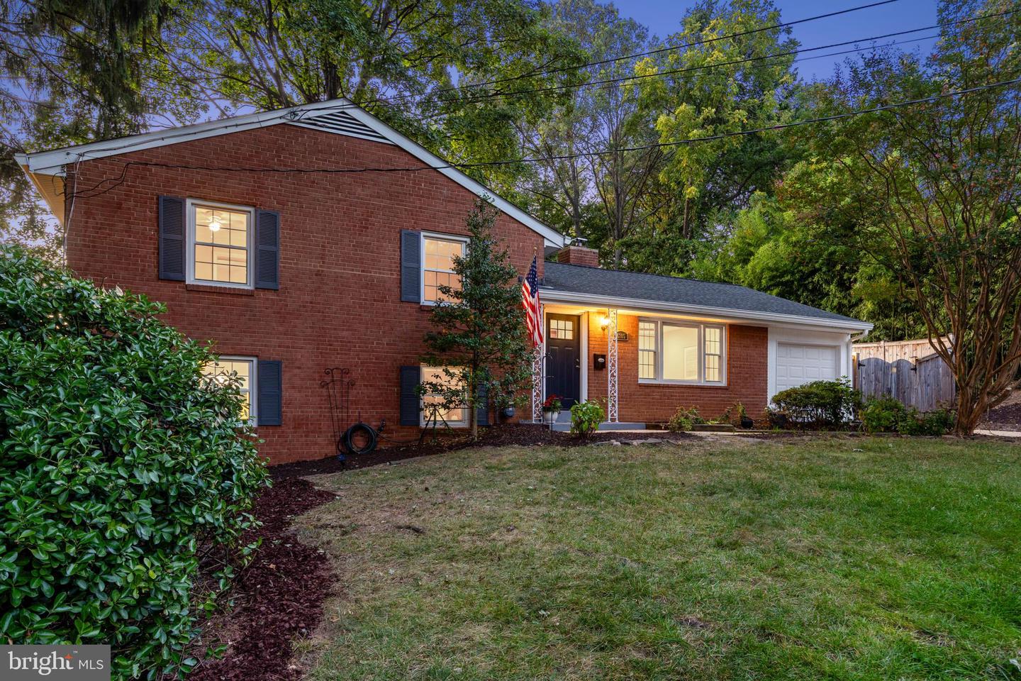 6705 KENMONT PL, SPRINGFIELD, Virginia 22152, 4 Bedrooms Bedrooms, ,3 BathroomsBathrooms,Residential,For sale,6705 KENMONT PL,VAFX2262328 MLS # VAFX2262328