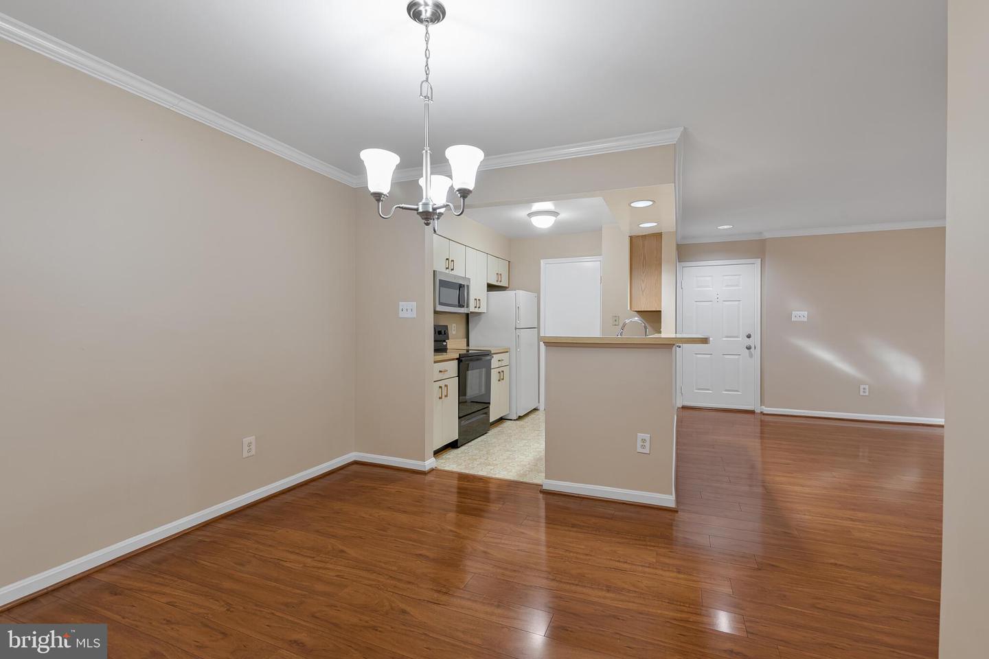 7711 LAFAYETTE FOREST DR #02, ANNANDALE, Virginia 22003, 2 Bedrooms Bedrooms, ,2 BathroomsBathrooms,Residential,For sale,7711 LAFAYETTE FOREST DR #02,VAFX2262332 MLS # VAFX2262332