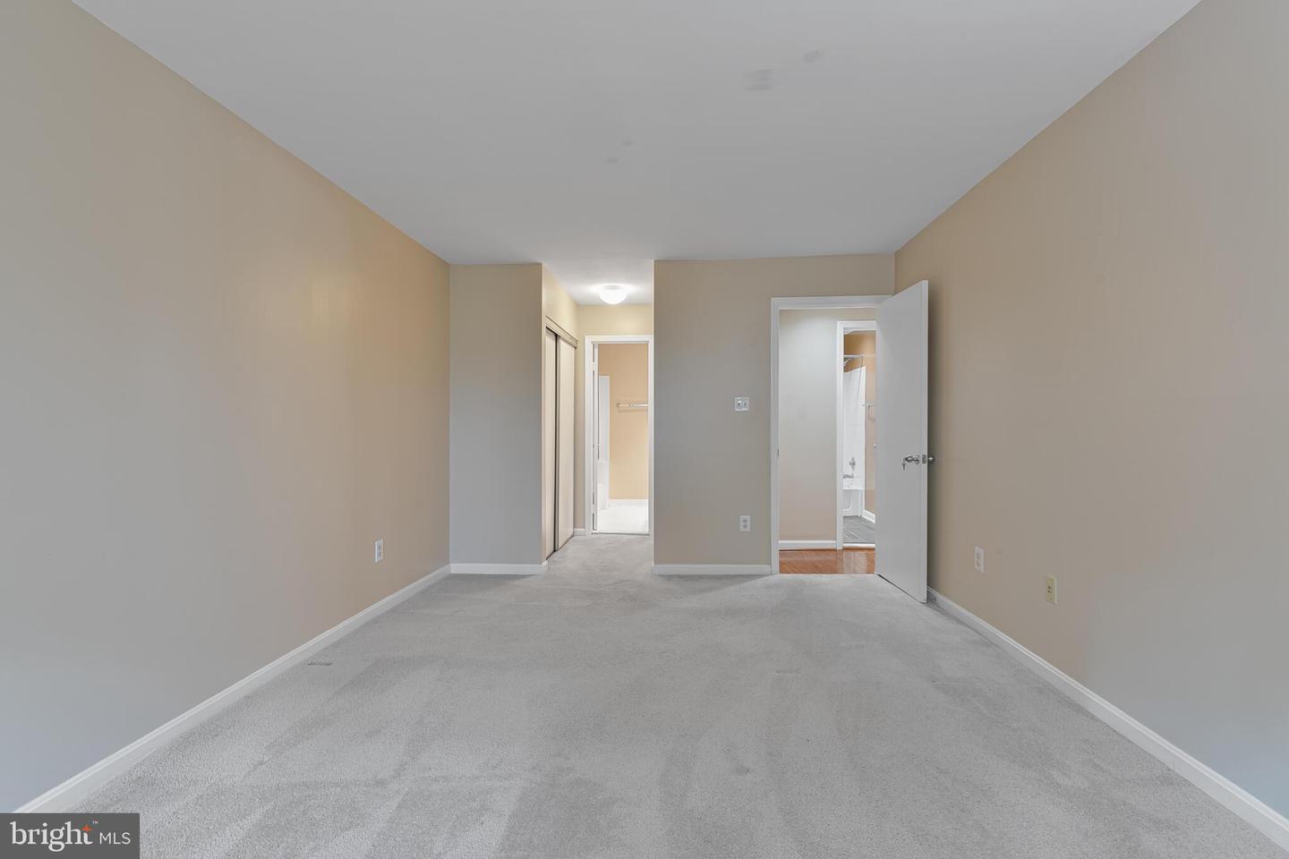 7711 LAFAYETTE FOREST DR #02, ANNANDALE, Virginia 22003, 2 Bedrooms Bedrooms, ,2 BathroomsBathrooms,Residential,For sale,7711 LAFAYETTE FOREST DR #02,VAFX2262332 MLS # VAFX2262332