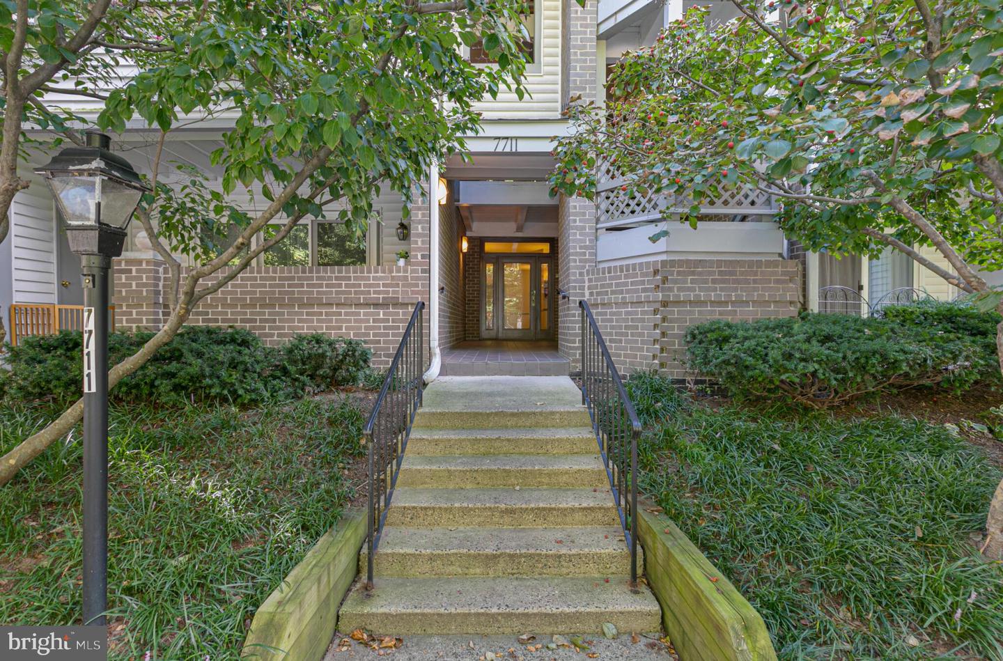 7711 LAFAYETTE FOREST DR #02, ANNANDALE, Virginia 22003, 2 Bedrooms Bedrooms, ,2 BathroomsBathrooms,Residential,For sale,7711 LAFAYETTE FOREST DR #02,VAFX2262332 MLS # VAFX2262332