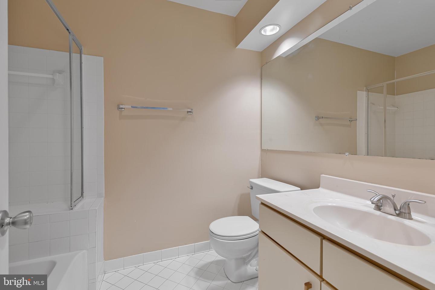 7711 LAFAYETTE FOREST DR #02, ANNANDALE, Virginia 22003, 2 Bedrooms Bedrooms, ,2 BathroomsBathrooms,Residential,For sale,7711 LAFAYETTE FOREST DR #02,VAFX2262332 MLS # VAFX2262332