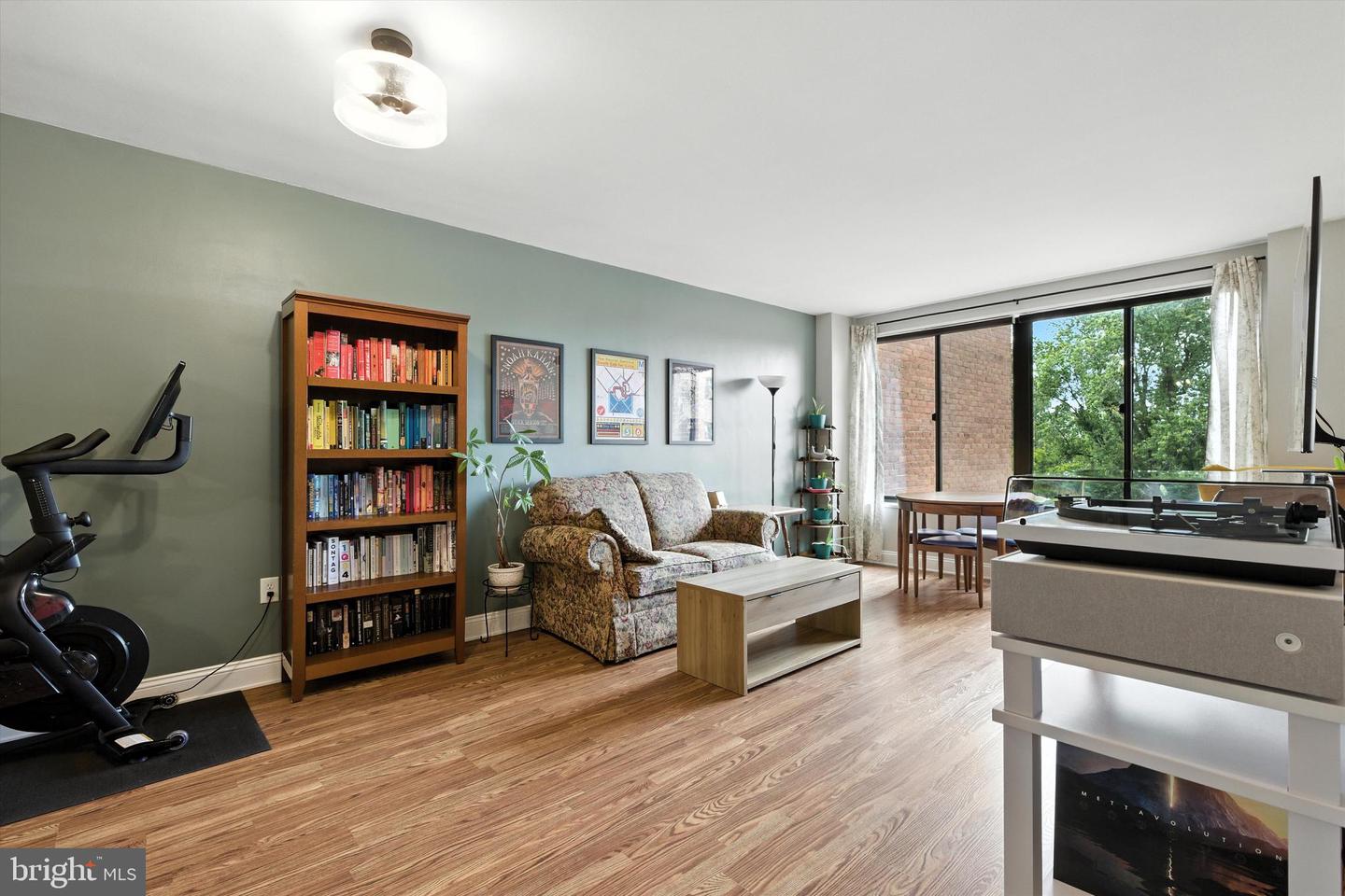 3114 WISCONSIN AVE NW #302, WASHINGTON, District Of Columbia 20016, 1 Bedroom Bedrooms, ,1 BathroomBathrooms,Residential,For sale,3114 WISCONSIN AVE NW #302,DCDC2216060 MLS # DCDC2216060