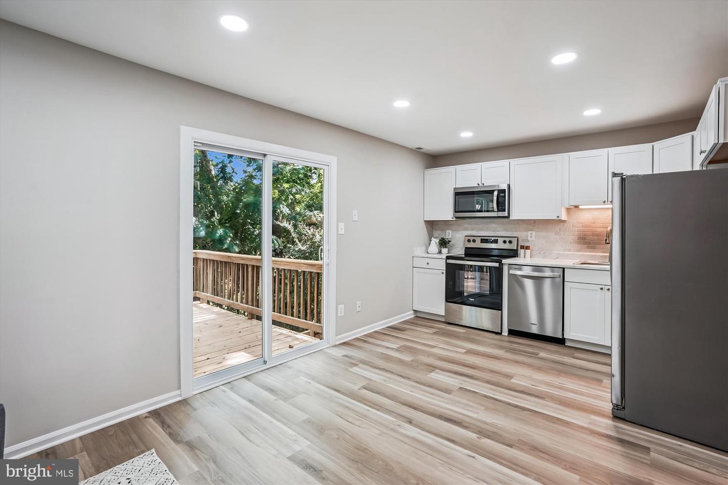13713 AUTUMN VALE CT #30B, CHANTILLY, Virginia 20151, 3 Bedrooms Bedrooms, ,2 BathroomsBathrooms,Residential,For sale,13713 AUTUMN VALE CT #30B,VAFX2262838 MLS # VAFX2262838