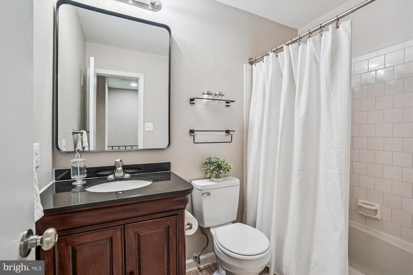 13713 AUTUMN VALE CT #30B, CHANTILLY, Virginia 20151, 3 Bedrooms Bedrooms, ,2 BathroomsBathrooms,Residential,For sale,13713 AUTUMN VALE CT #30B,VAFX2262838 MLS # VAFX2262838