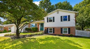 13715 PENNSBORO DR, CHANTILLY, Virginia 20151, 4 Bedrooms Bedrooms, ,3 BathroomsBathrooms,Residential,For sale,13715 PENNSBORO DR,VAFX2262920 MLS # VAFX2262920