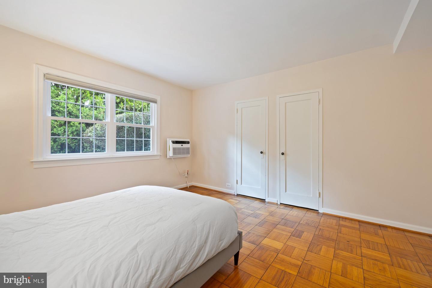 3332 MARTHA CUSTIS DR, ALEXANDRIA, Virginia 22302, 1 Bedroom Bedrooms, 5 Rooms Rooms,1 BathroomBathrooms,Residential,For sale,3332 MARTHA CUSTIS DR,VAAX2048996 MLS # VAAX2048996