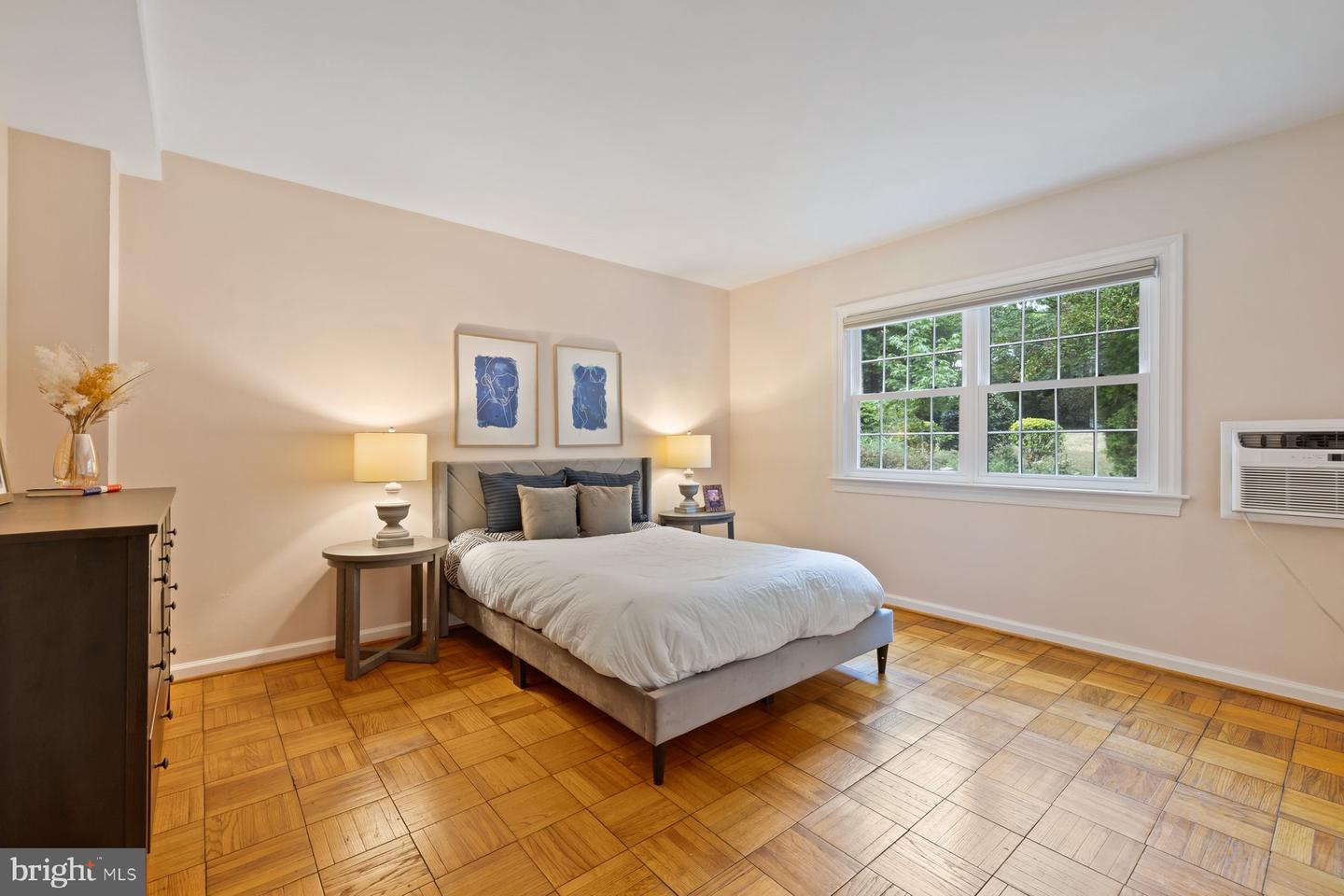 3332 MARTHA CUSTIS DR, ALEXANDRIA, Virginia 22302, 1 Bedroom Bedrooms, 5 Rooms Rooms,1 BathroomBathrooms,Residential,For sale,3332 MARTHA CUSTIS DR,VAAX2048996 MLS # VAAX2048996