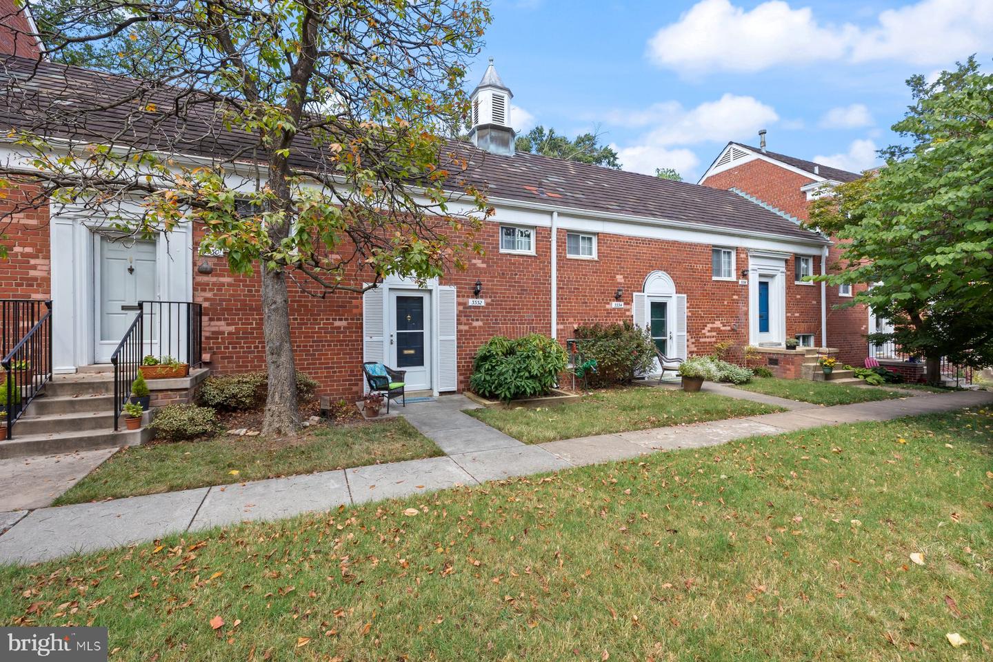 3332 MARTHA CUSTIS DR, ALEXANDRIA, Virginia 22302, 1 Bedroom Bedrooms, 5 Rooms Rooms,1 BathroomBathrooms,Residential,For sale,3332 MARTHA CUSTIS DR,VAAX2048996 MLS # VAAX2048996