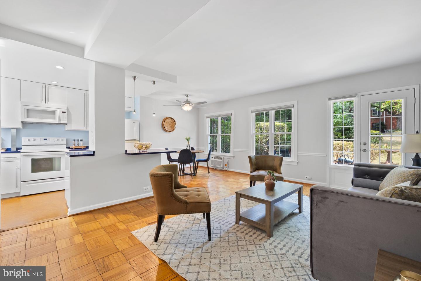 3332 MARTHA CUSTIS DR, ALEXANDRIA, Virginia 22302, 1 Bedroom Bedrooms, 5 Rooms Rooms,1 BathroomBathrooms,Residential,For sale,3332 MARTHA CUSTIS DR,VAAX2048996 MLS # VAAX2048996
